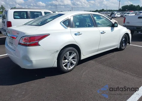 2015 Nissan Altima 2.5 Sv z USA, uszkodzony, nr VIN 1N4AL3AP7FC221259